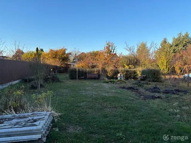 Eladó telek Szolnok, Alcsisziget 555 nm