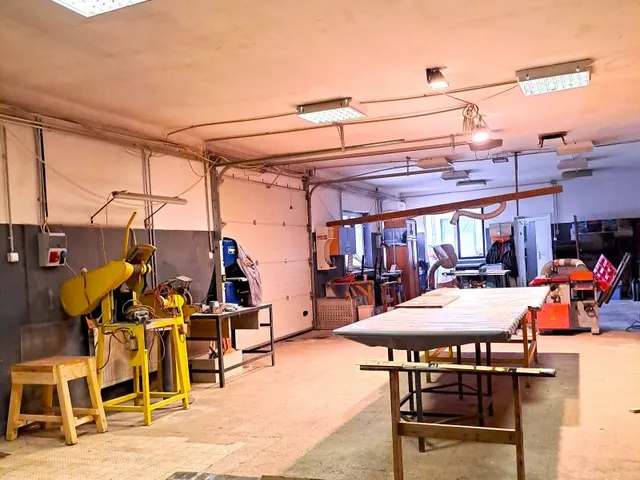 Eladó kereskedelmi és ipari ingatlan Gönyű 890 nm