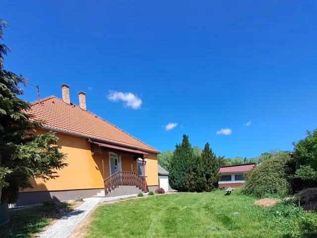 Eladó ház Nagybajcs 115 nm
