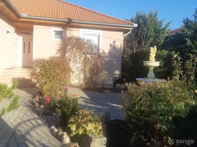 Kiadó ház Nagytarcsa 105 nm