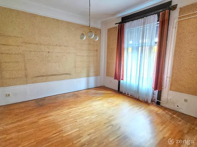 Eladó lakás Szolnok, Belváros, Mészáros Lőrinc u. 131 nm