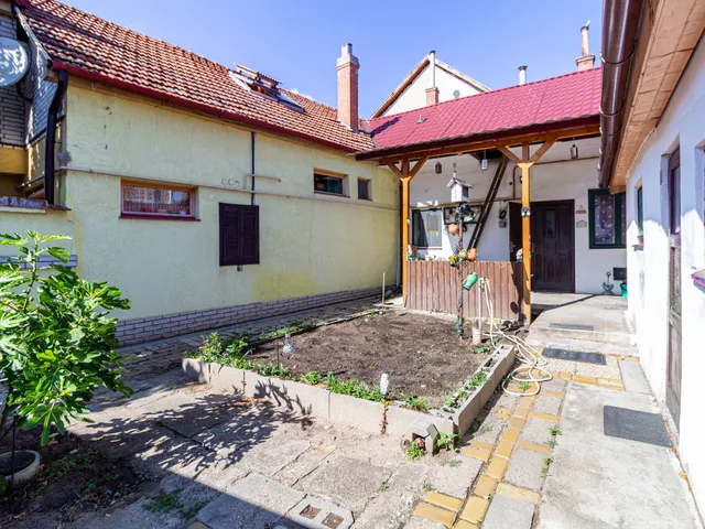 Eladó lakás Kecskemét, Belváros 69 nm