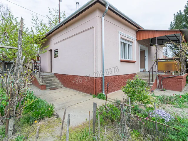 Eladó ház Kecskemét, Hunyadiváros 85 nm