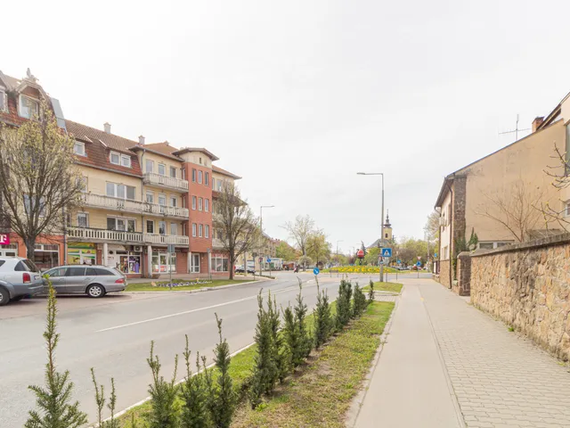 Eladó kereskedelmi és ipari ingatlan Tiszakécske 58 nm