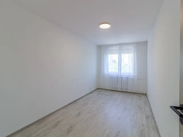 Kiadó lakás Kiskunfélegyháza, Petőfi-lakótelep 50 nm