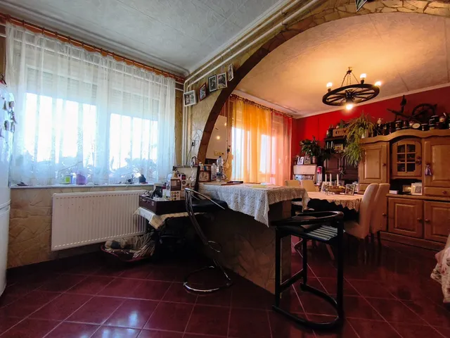 Eladó lakás Füzesgyarmat 118 nm