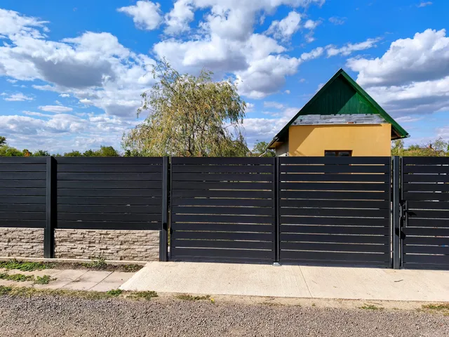 Eladó üdülő és hétvégi ház Békéscsaba, Kastélyszőlők 35 nm