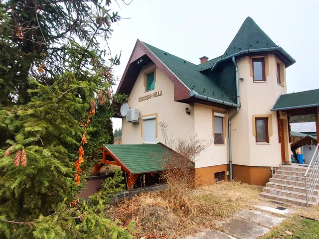 Eladó ház Domony 130 nm