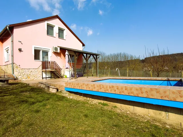 Eladó ház Vácegres 150 nm