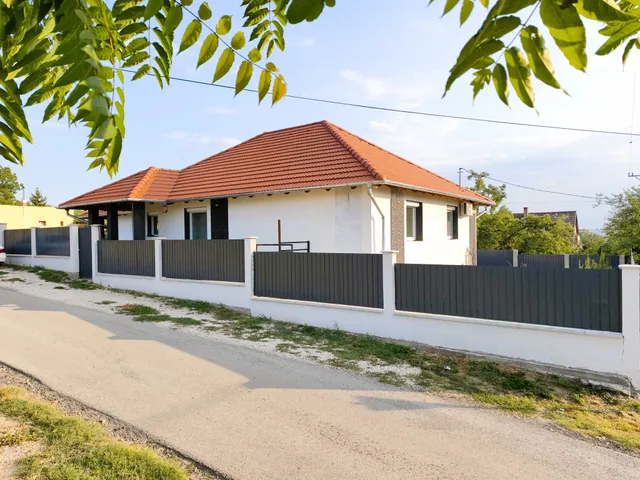 Eladó ház Erdőkertes 140 nm