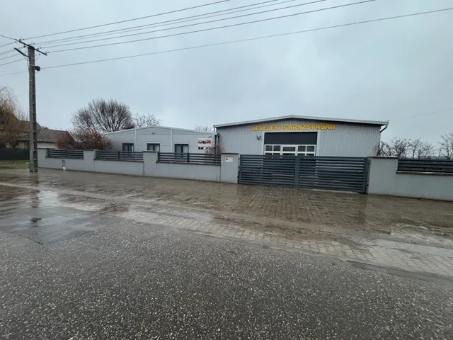 Eladó kereskedelmi és ipari ingatlan Levelek 670 nm