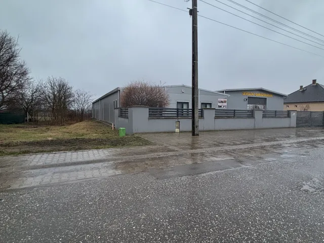 Eladó kereskedelmi és ipari ingatlan Levelek 670 nm