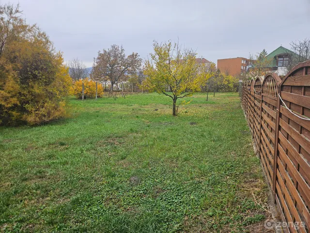 Eladó telek Pásztó 1750 nm