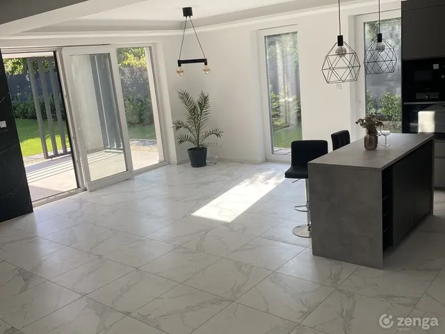 Eladó ház Tatabánya 247 nm