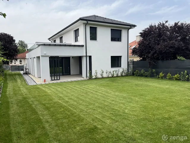 Eladó ház Tatabánya 247 nm