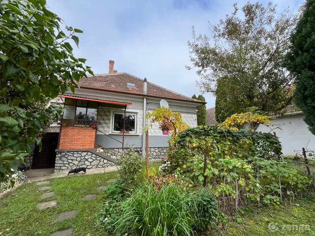 Eladó ház Zsira 90 nm