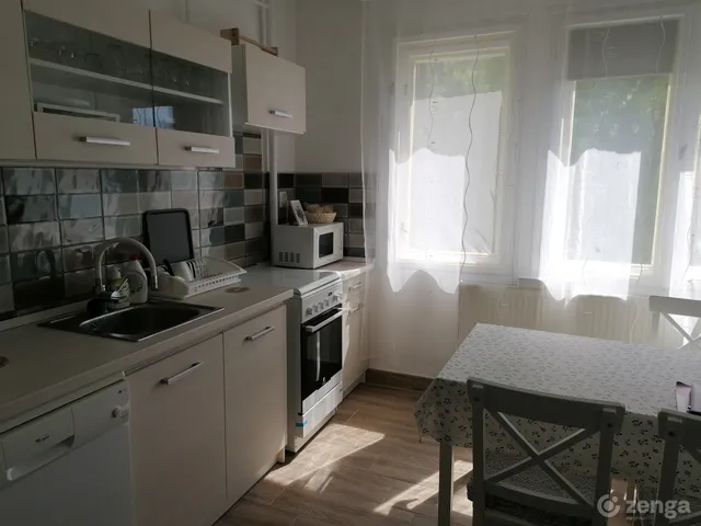 Eladó lakás Cegléd 56 nm