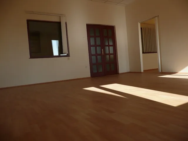 Kiadó kereskedelmi és ipari ingatlan Budapest XIII. kerület, Lőportárdűlő 60 nm