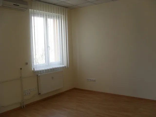 Kiadó kereskedelmi és ipari ingatlan Budapest XIII. kerület, Lőportárdűlő 60 nm