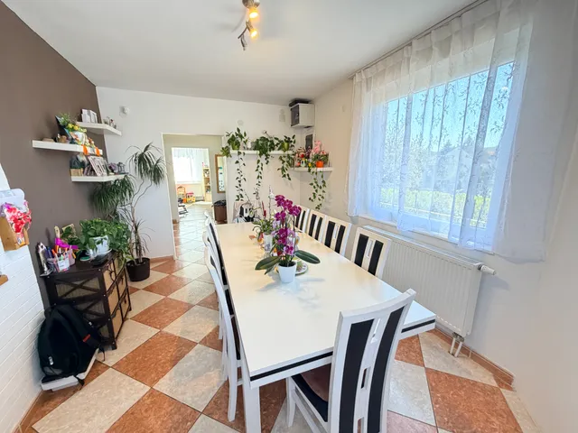 Eladó ház Isaszeg 232 nm