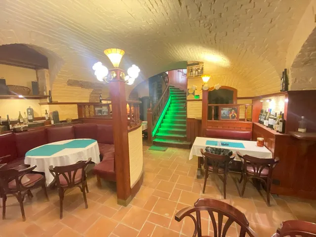 Eladó kereskedelmi és ipari ingatlan Budapest VI. kerület 176 nm