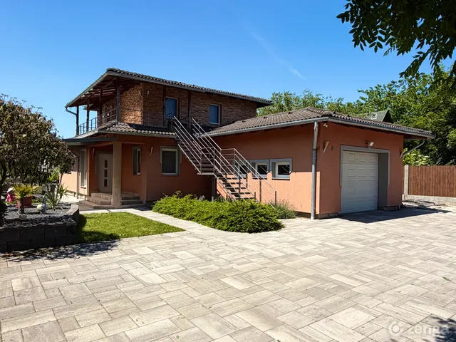 Eladó ház Siófok, Aranypart 201 nm