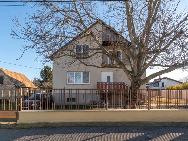 Eladó ház Székesfehérvár, Öreghegy, Selmeci utca 160 nm