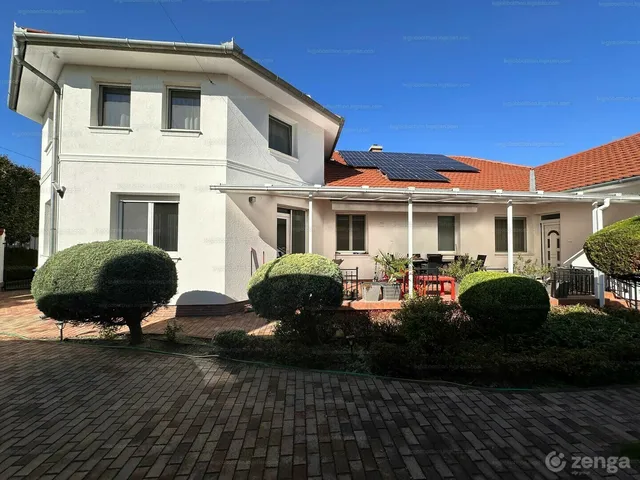 Eladó ház Cegléd 279 nm