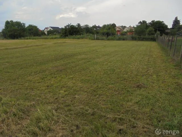 Eladó telek Gödöllő, Központ 653 nm