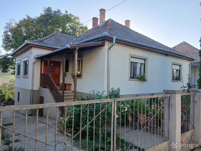 Eladó ház Csővár 205 nm