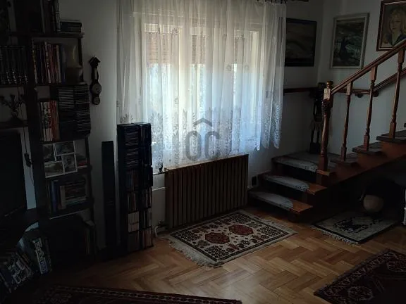 Eladó ház Budapest IV. kerület, Megyer 200 nm