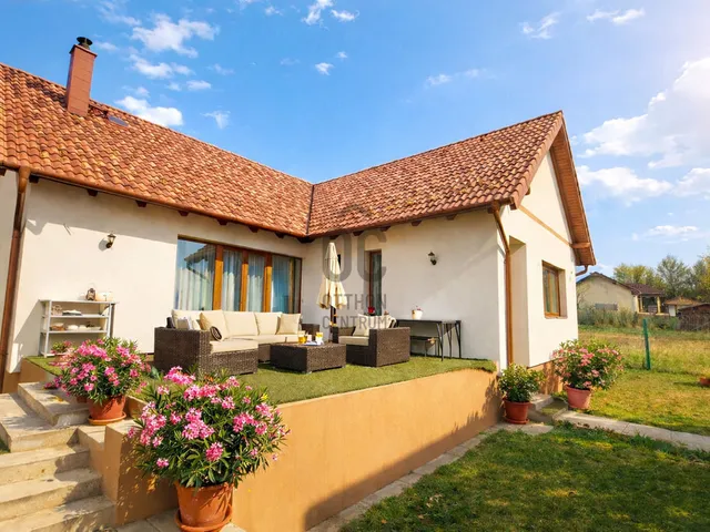 Eladó ház Nagytarcsa 185 nm