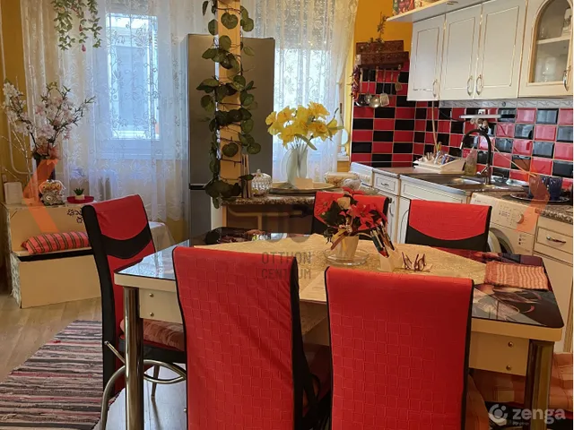 Eladó lakás Szolnok, Széchenyi-lakótelep 54 nm