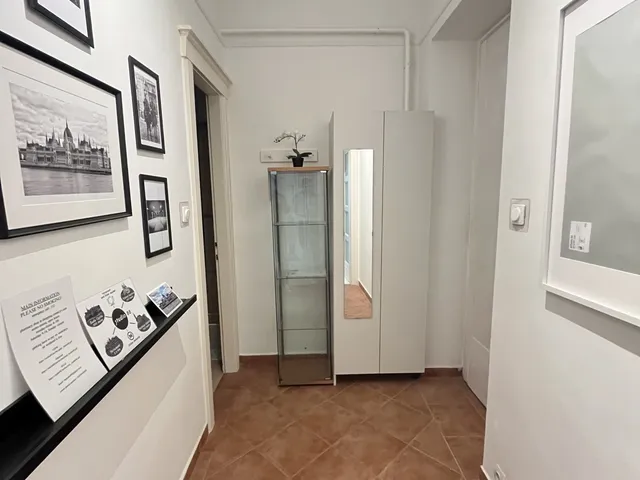 Kiadó lakás Budapest I. kerület, Vám utca 57 nm