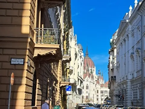 Kiadó lakás Budapest V. kerület, Akadémia utca  58 nm