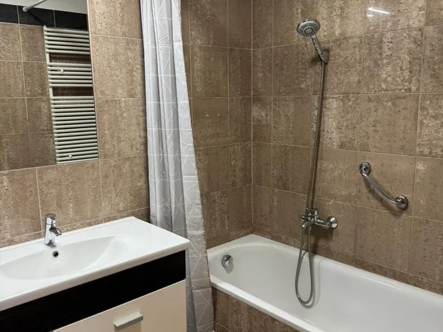 Kiadó lakás Budapest VI. kerület, Holló utca 41 nm