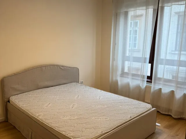 Kiadó lakás Budapest VI. kerület, Holló utca 41 nm