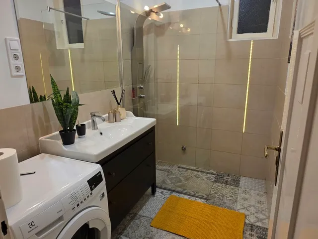 Kiadó lakás Budapest V. kerület, Honvéd utca 75 nm