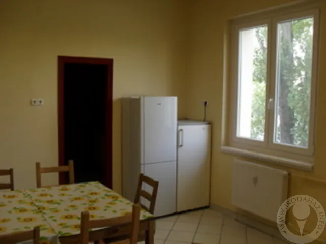 Kiadó kereskedelmi és ipari ingatlan Budapest XIII. kerület, Klapka utca 60 nm