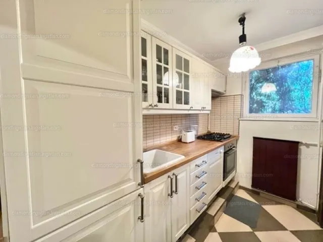 Kiadó lakás Budapest I. kerület, Tóth Árpád sétány 100 nm