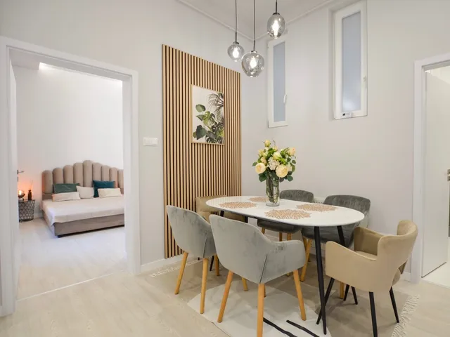 Kiadó lakás Budapest VI. kerület, Hajós utca 93 nm