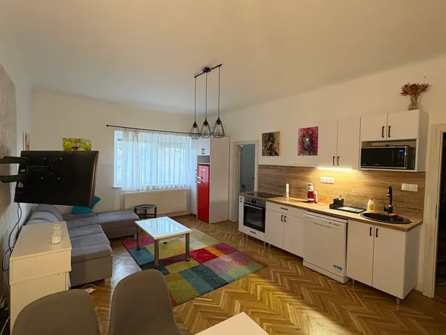 Kiadó lakás Budapest IV. kerület, Szent László tér 46 nm