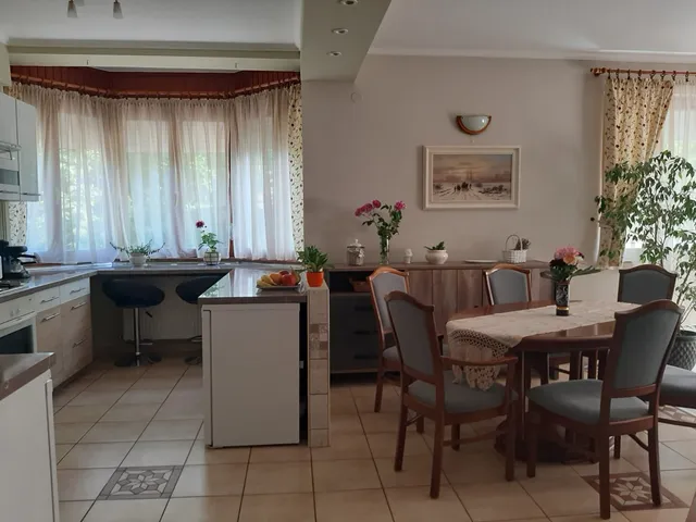 Kiadó lakás Debrecen, Lóverseny utca 90 nm