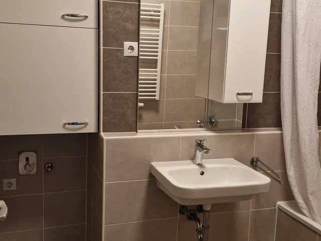 Kiadó lakás Budapest VIII. kerület, Corvin sétány 45 nm