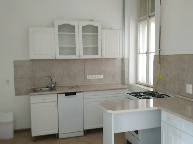 Kiadó lakás Budapest VII. kerület, Kertész utca 75 nm