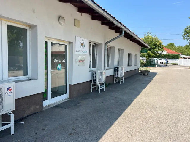 Kiadó kereskedelmi és ipari ingatlan Pomáz, Béke utca 140 nm