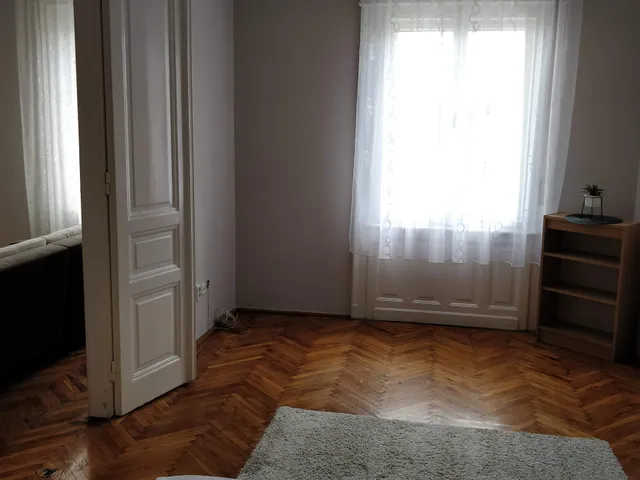 Kiadó lakás Budapest VII. kerület, Thököly út 100 nm