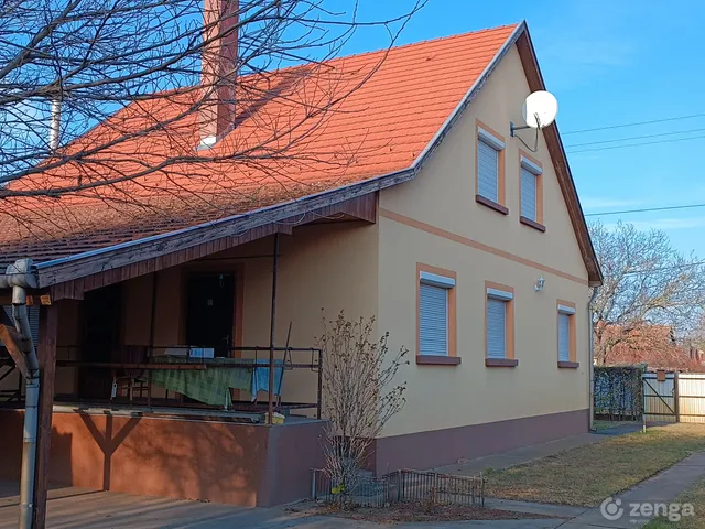Eladó ház Csengőd 200 nm