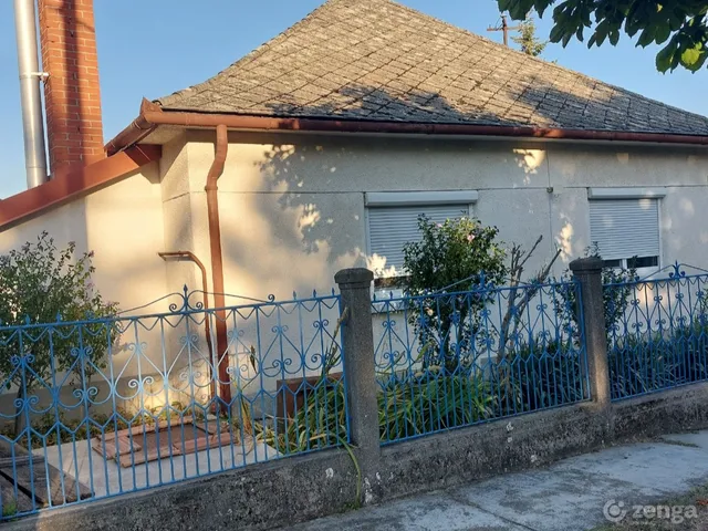 Eladó ház Csákberény 67 nm