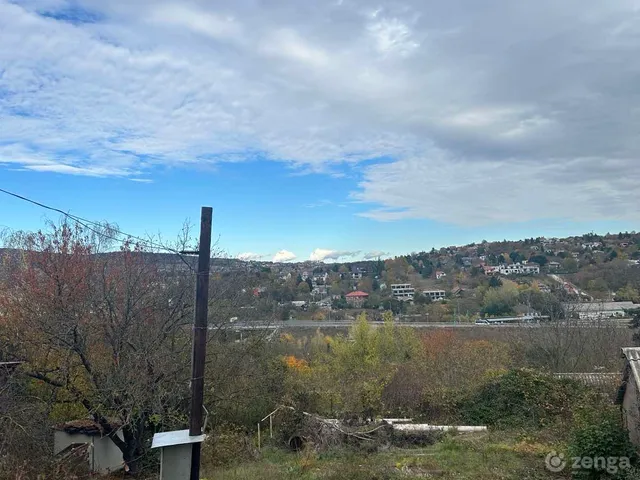 Eladó telek Budapest III. kerület, Csúcshegy 2000 nm